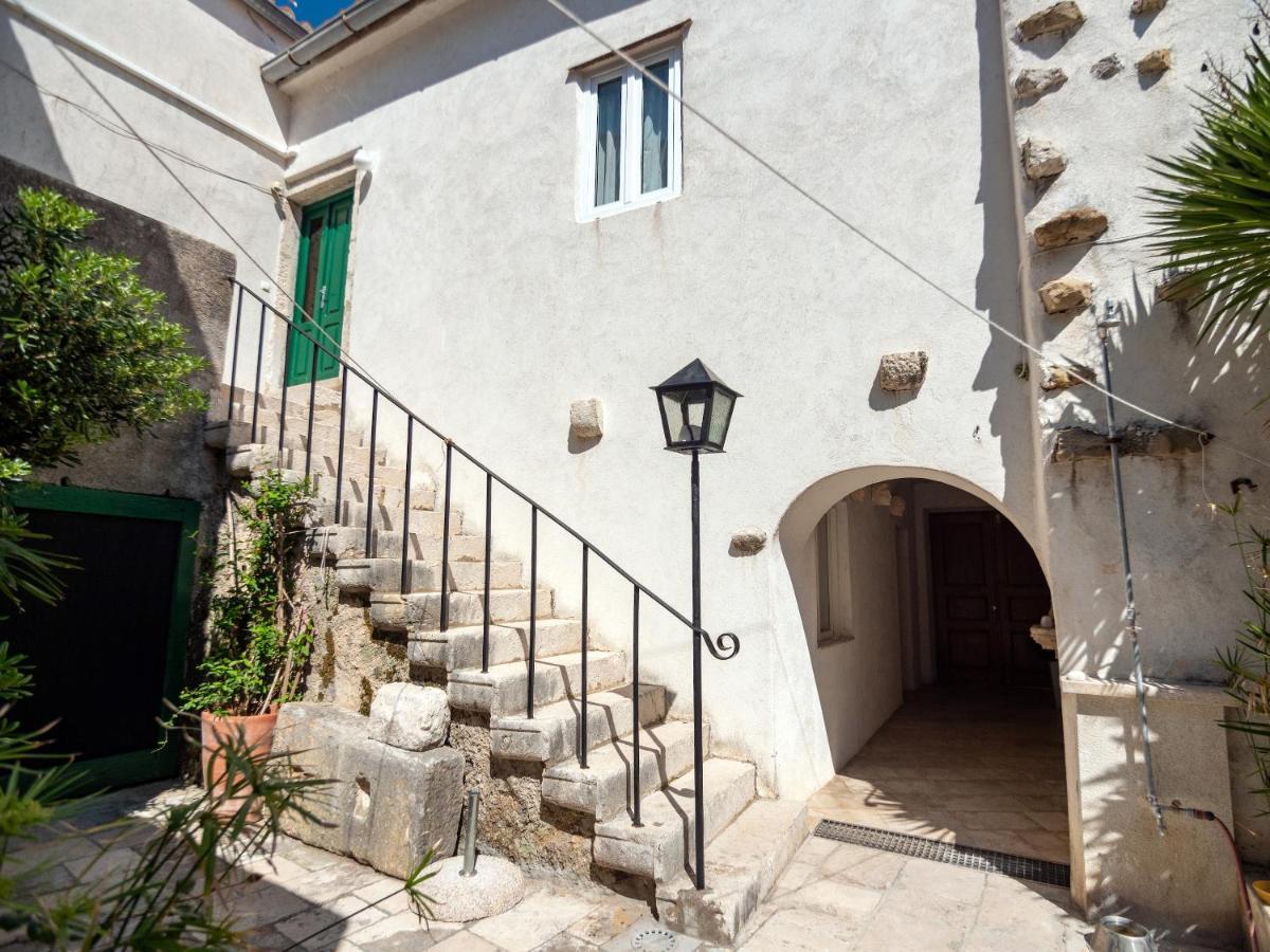 Apartment Julietta Rab Town Ngoại thất bức ảnh